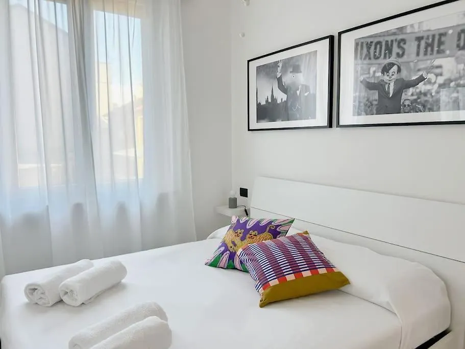 Sunnyflat Near Navigli E Bocconi Apartment Milan