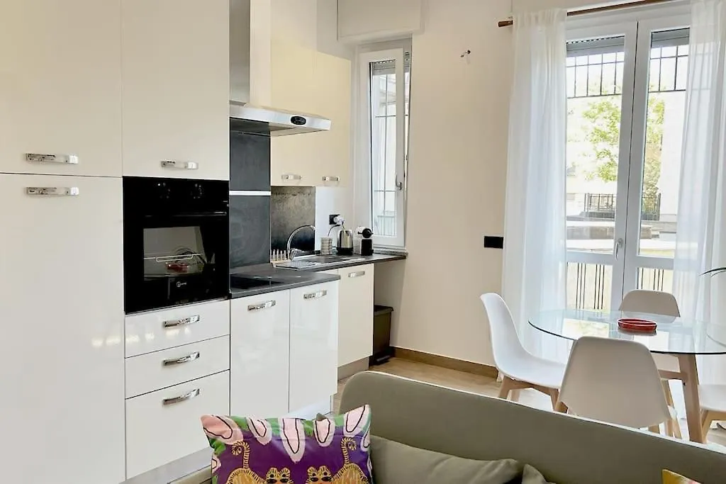 Sunnyflat Near Navigli E Bocconi Apartment Milan